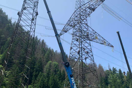 Ein neuer Mast entsteht_c_Daniel Brandstätter_IMG_1749643022828_20250611.jpg